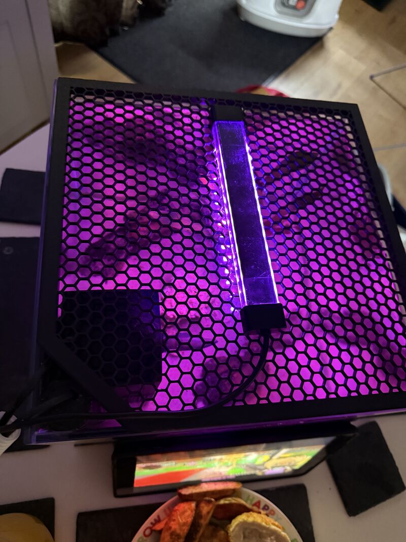 Fusion 360 design and 3D printed fishtank lid detail