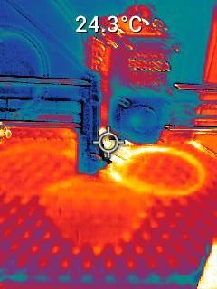 Thermal image showing heated print bed temperature distribution